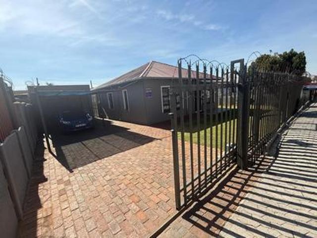 House for sale in Vosloorus, Gauteng