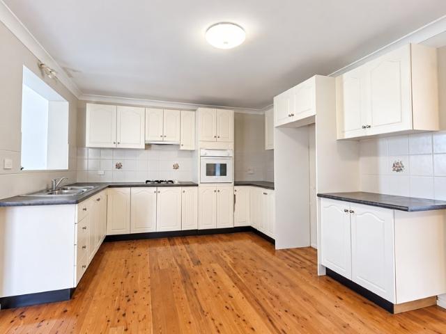 House for rent in St Clair, Sydney