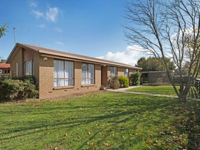 House for rent in Woodend, Shire of Macedon Ranges