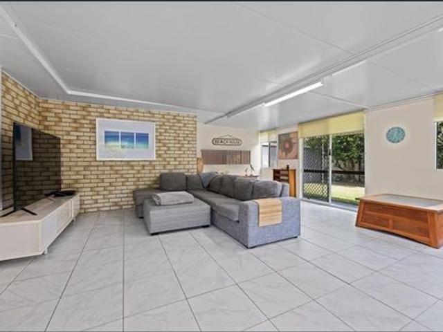 House for rent in Banksia Beach, Greater Brisbane