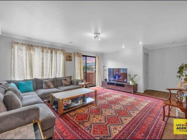 House for rent in Oakwood, Melbourne