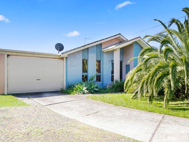 House for rent in Altona Green, Melbourne