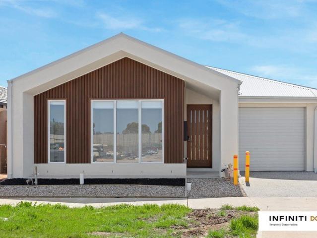 House for rent in Deanside, Melbourne