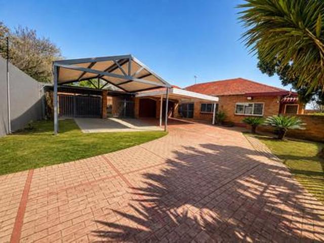 House for rent in Waterkloof, Gauteng