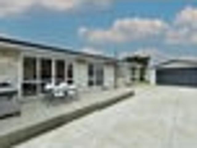 House for sale in Chaslands, Canterbury
