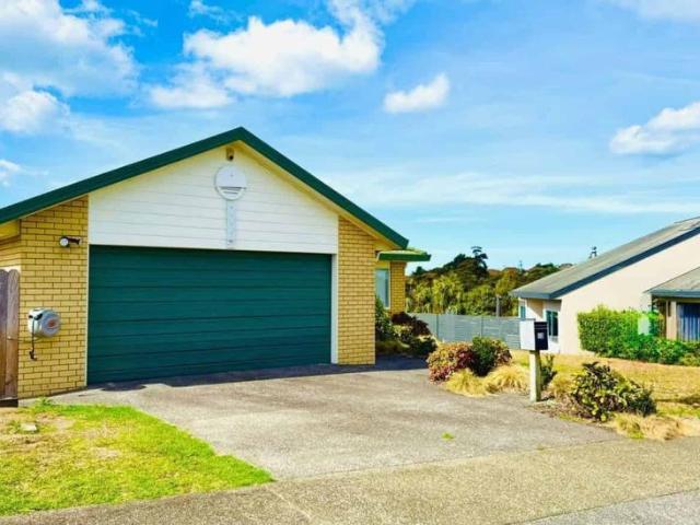 House for rent in Whangaparaoa, Oroua County