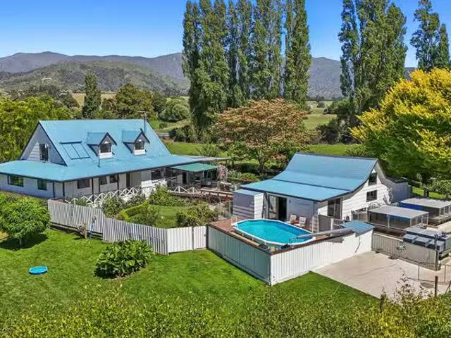 House for sale in East Takaka, Tasman