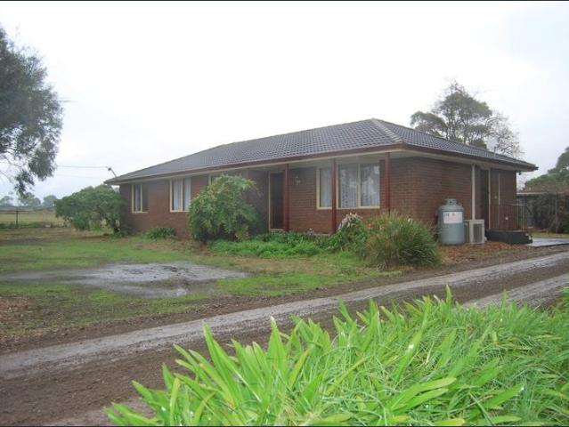 Cottage for rent in Camerons Creek, Victoria