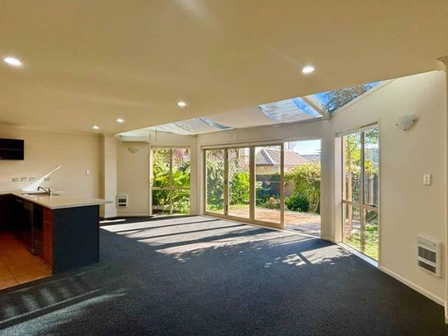 Townhouse for rent in Whangaparaoa, Oroua County