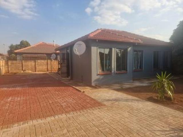 House for sale in Akasia, Gauteng
