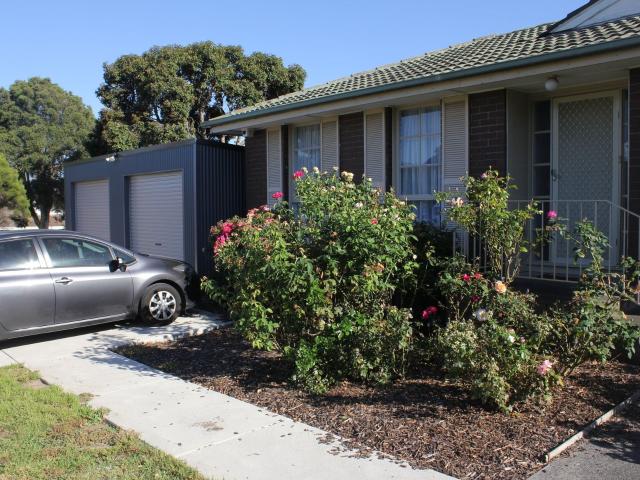 House for rent in Endeavour Hills, Melbourne