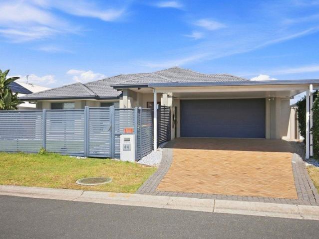 House for sale in Helensvale, Gold Coast City