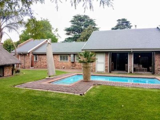 House for sale in Vanderbijlpark, Emfuleni Local Municipality