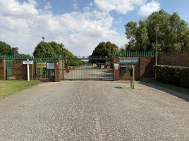 Townhouse for rent in Benoni, City of Ekurhuleni Metropolitan Municipality