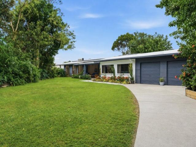 House for sale in Kewarra Beach, Queensland