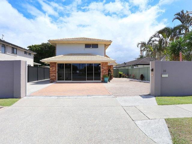 House for sale in Runaway Bay, Gold Coast City