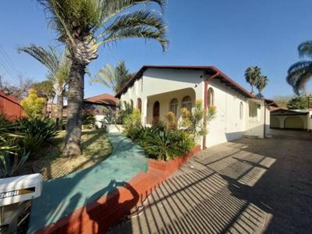 House for rent in Waterkloof, Gauteng