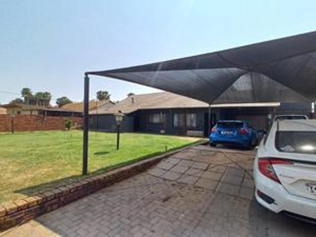 House for sale in Waterkloof, Gauteng