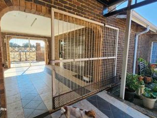 House for sale in Mohlakeng, Gauteng