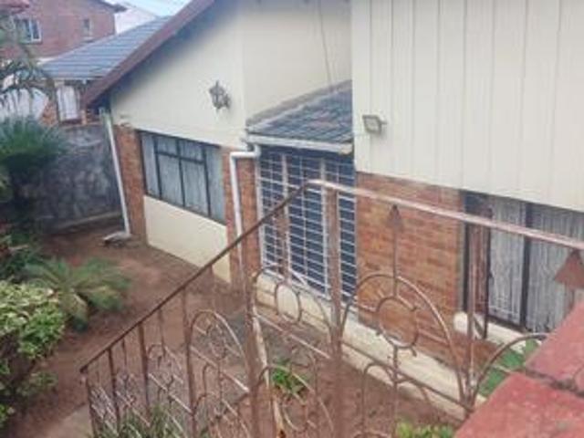 House for sale in Chatsworth, Kwazulu-natal