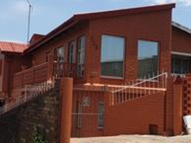 House for sale in Chatsworth, Kwazulu-natal