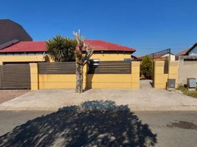 House for sale in Vosloorus, Gauteng