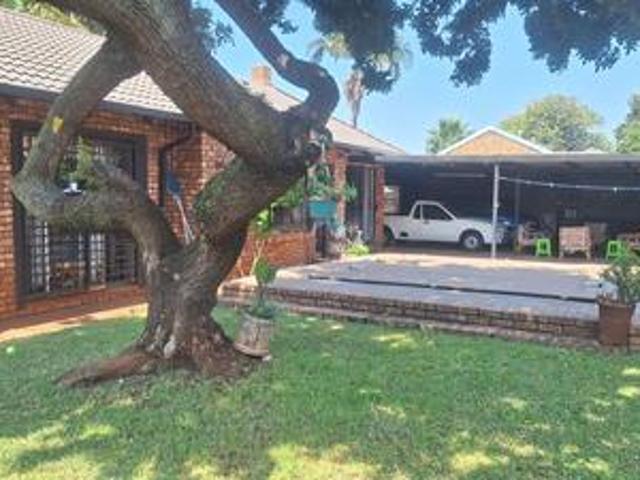 House for sale in Waterkloof, Gauteng