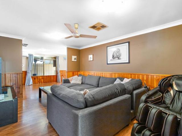 House for rent in High Wycombe, Western Australia
