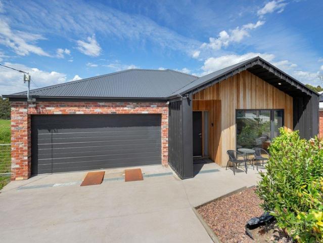 House for rent in Creswick, Victoria