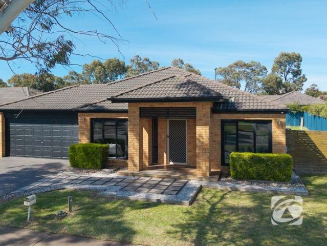 House for sale in Lakeside Estate, Melbourne