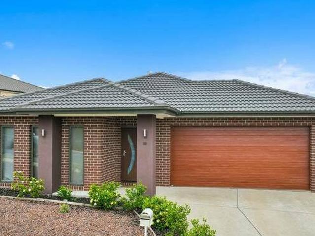 House for sale in Victoria