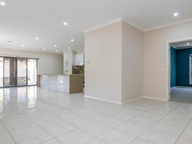 House for rent in Botanica Springs, Melbourne