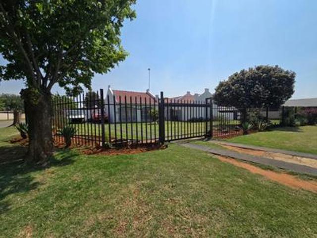 House for sale in Mohlakeng, Gauteng