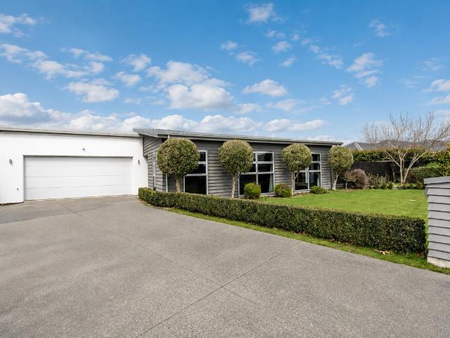 House for rent in Chaslands, Canterbury