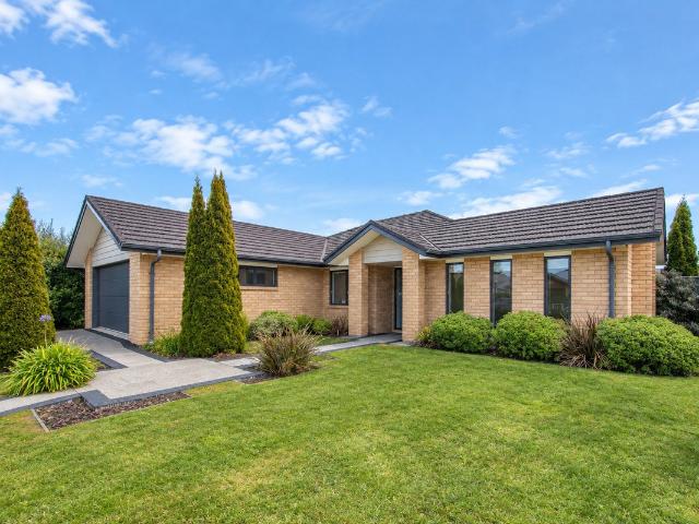 House for rent in Chaslands, Canterbury