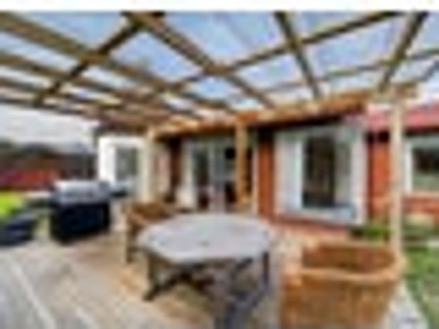 House for sale in Chaslands, Canterbury