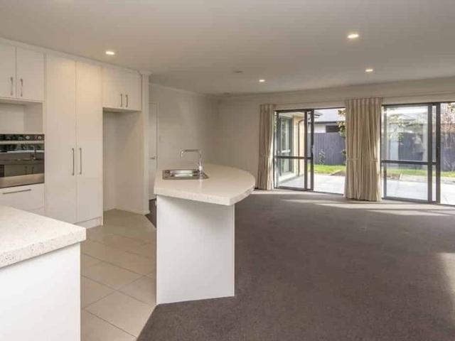 House for rent in Chaslands, Canterbury