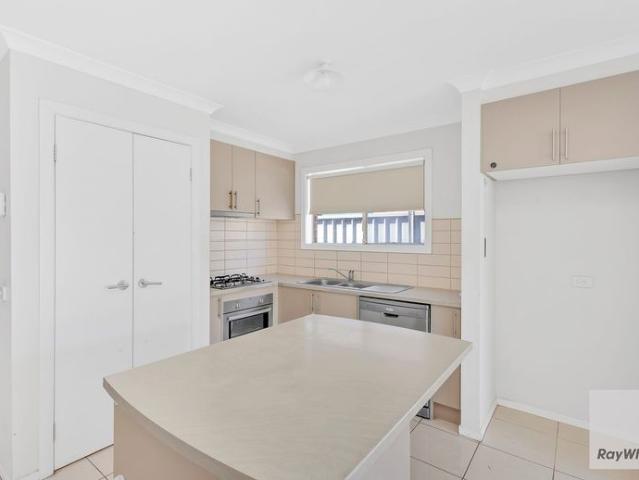 House for rent in Skyline, Melbourne