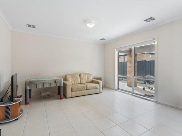 House for rent in Clyde, Melbourne