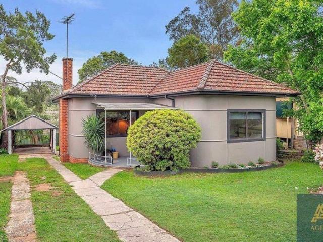 House for rent in Baulkham Hills, Sydney