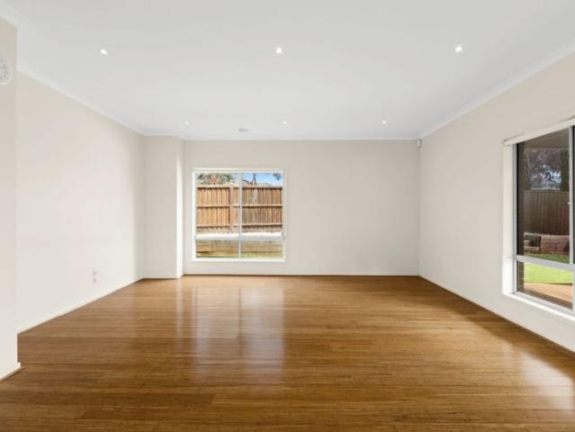 House for rent in Manor Lakes, Melbourne