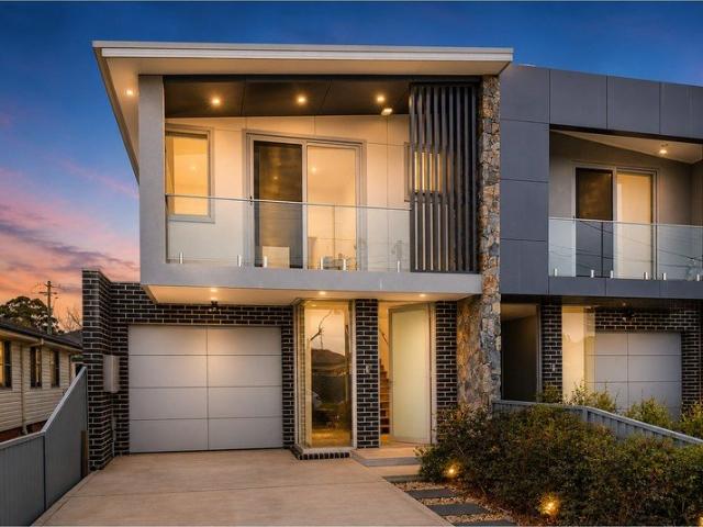 Duplex for rent in Sydney, New South Wales