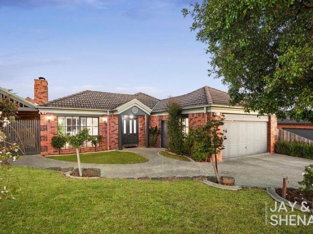 House for sale in Endeavour Hills, Melbourne
