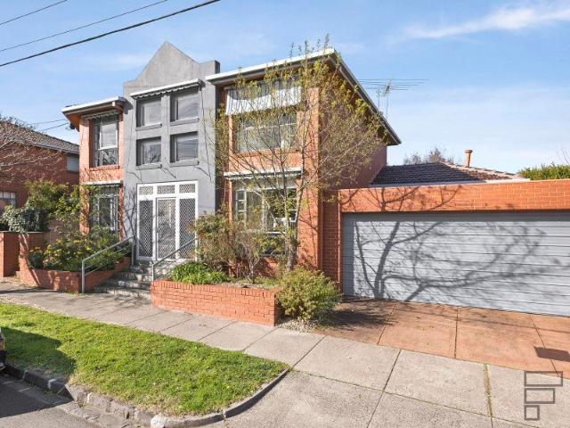 Townhouse for sale in Camerons Creek, Victoria