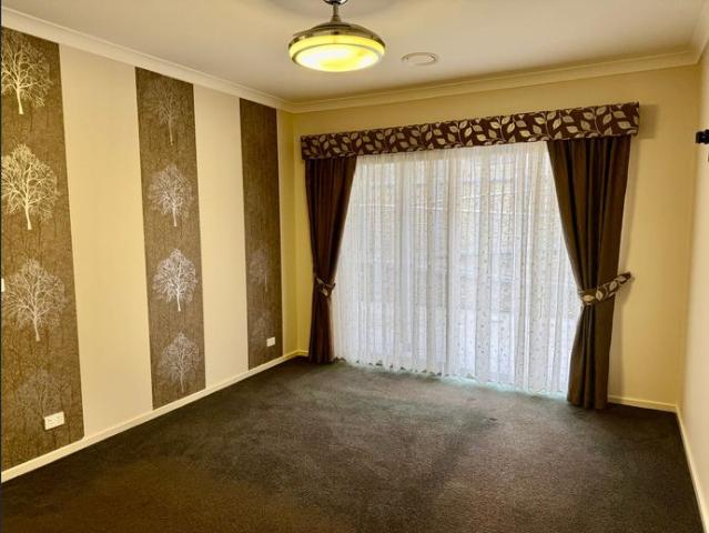 House for rent in Churchill, Victoria