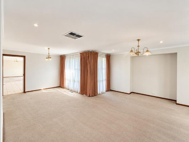 House for rent in Blossom Park, Melbourne