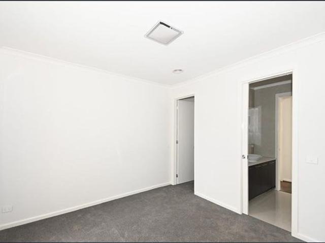 Townhouse for rent in Camerons Creek, Victoria