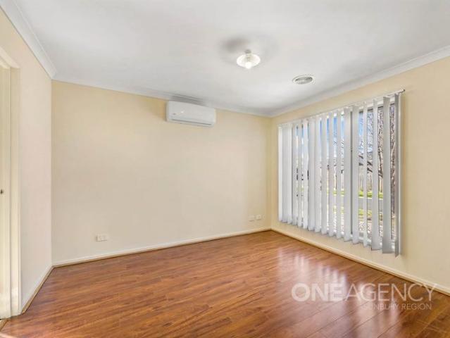 House for rent in Botanica Springs, Melbourne