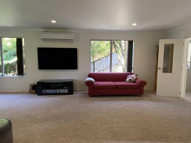 Apartment for rent in Waiake, Hibiscus and Bays