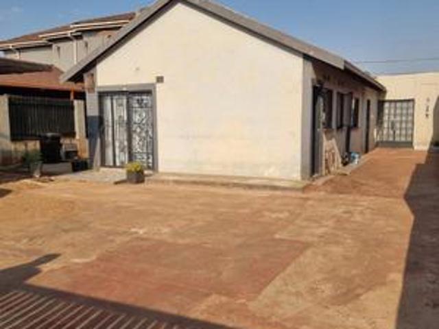 Apartment for sale in Vosloorus